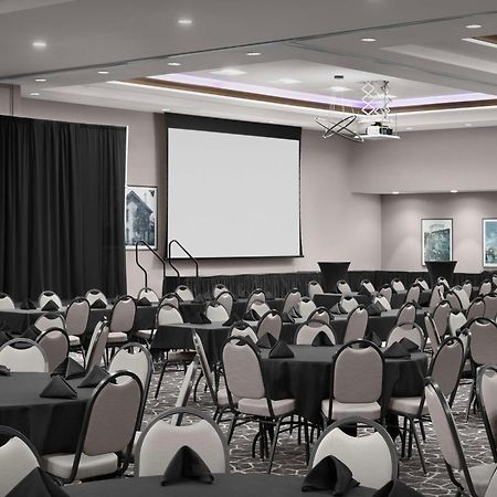Hilton Garden Inn Cedar Falls Conference Center Ngoại thất bức ảnh