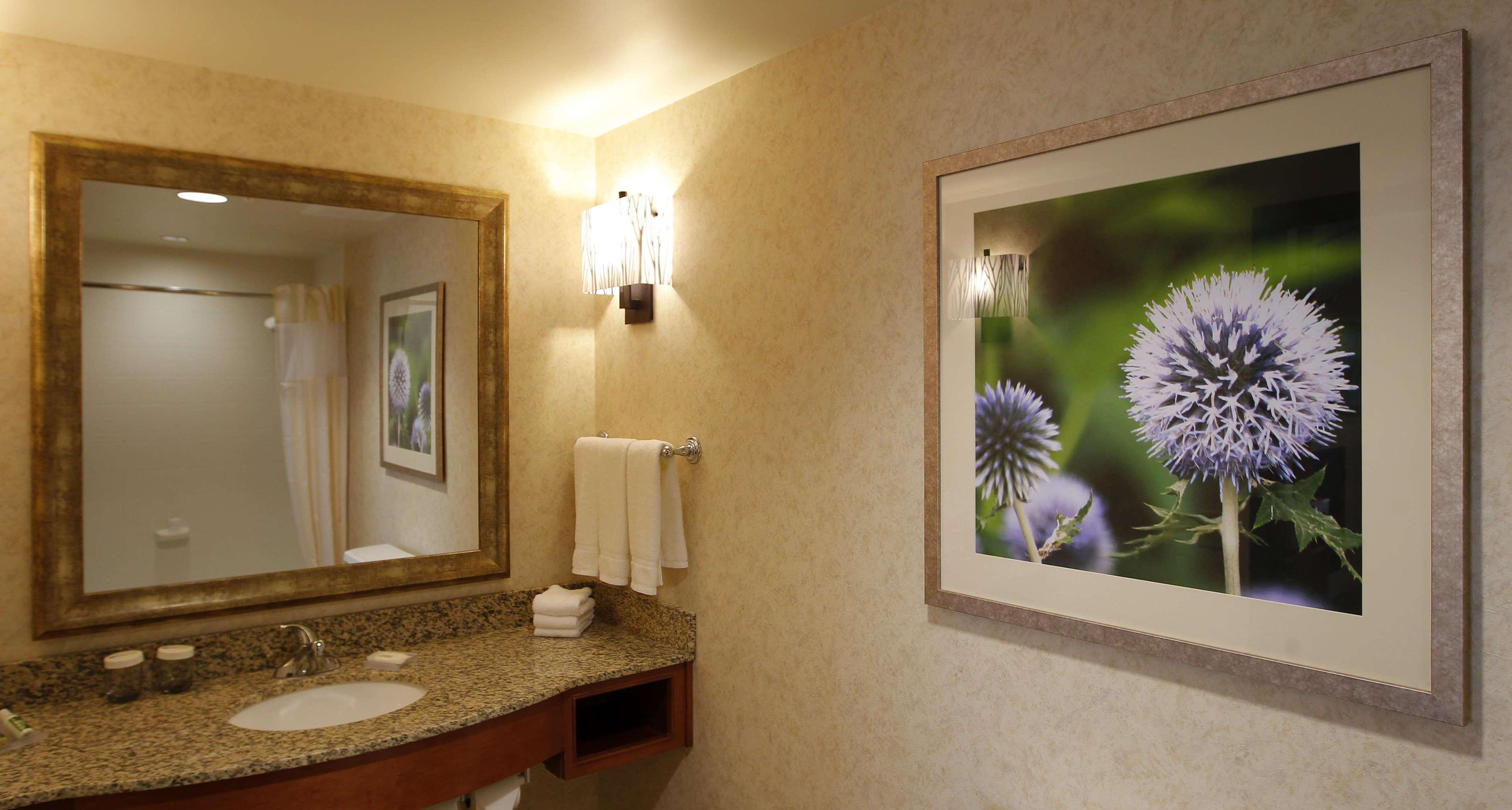 Hilton Garden Inn Cedar Falls Conference Center Ngoại thất bức ảnh