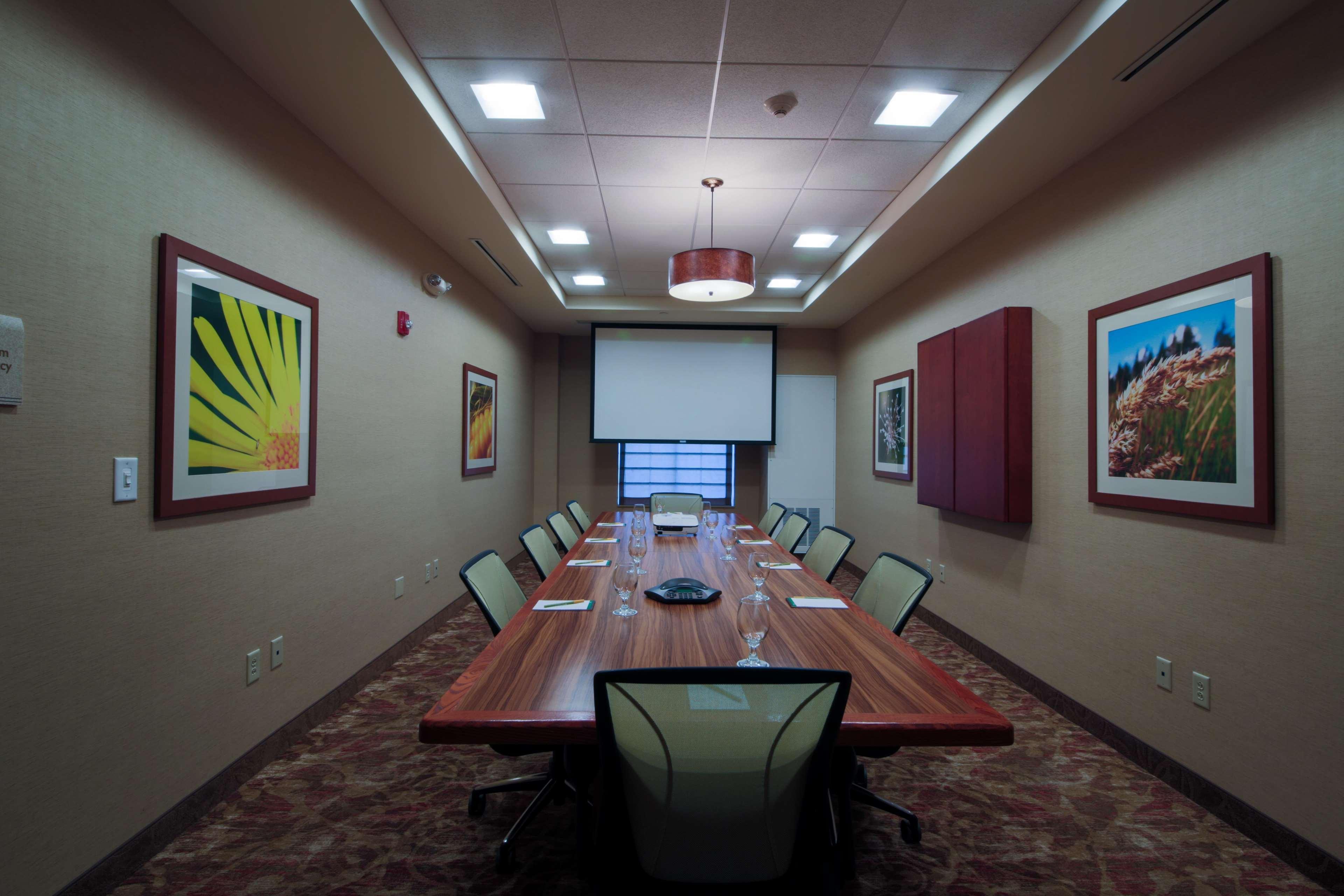 Hilton Garden Inn Cedar Falls Conference Center Ngoại thất bức ảnh