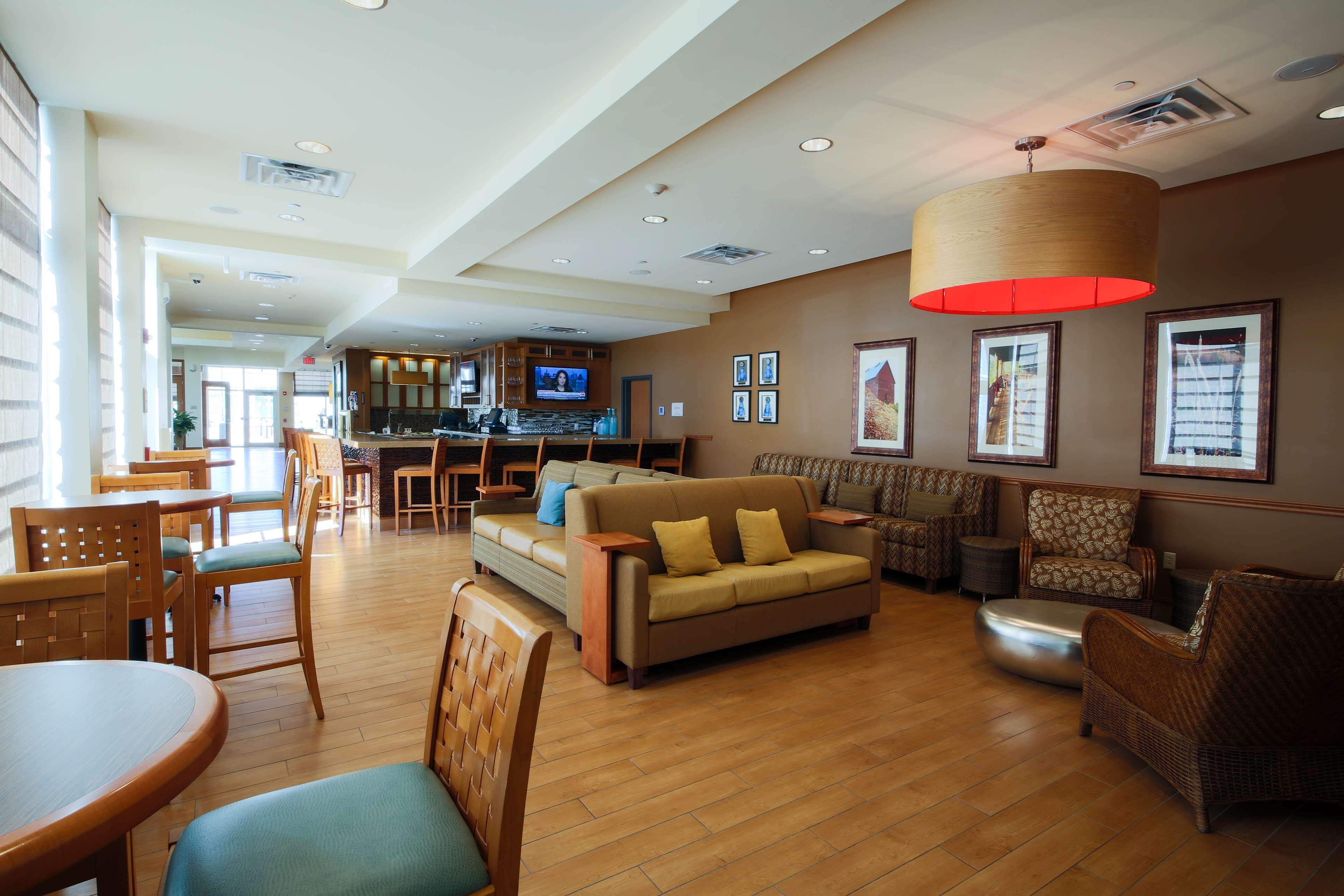 Hilton Garden Inn Cedar Falls Conference Center Ngoại thất bức ảnh