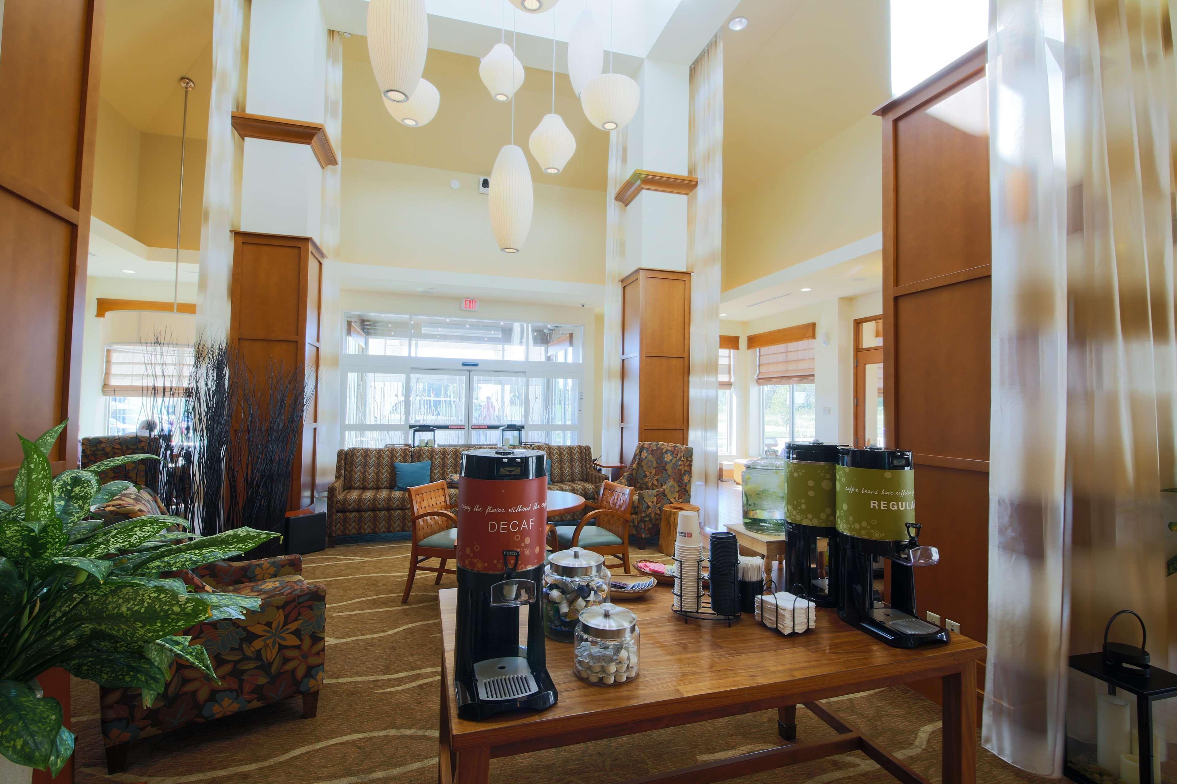 Hilton Garden Inn Cedar Falls Conference Center Ngoại thất bức ảnh