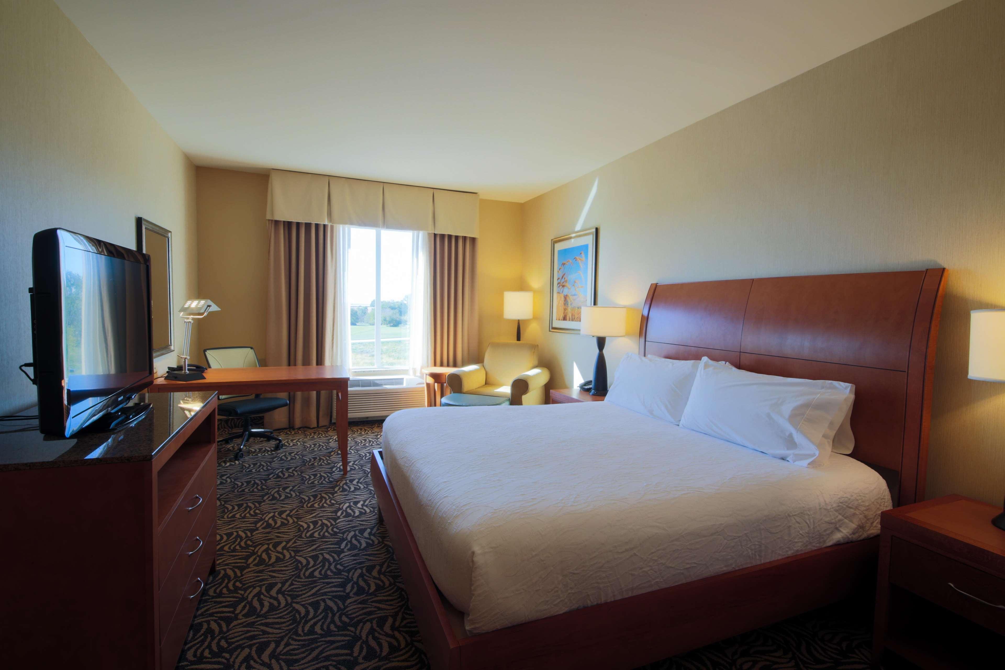 Hilton Garden Inn Cedar Falls Conference Center Ngoại thất bức ảnh