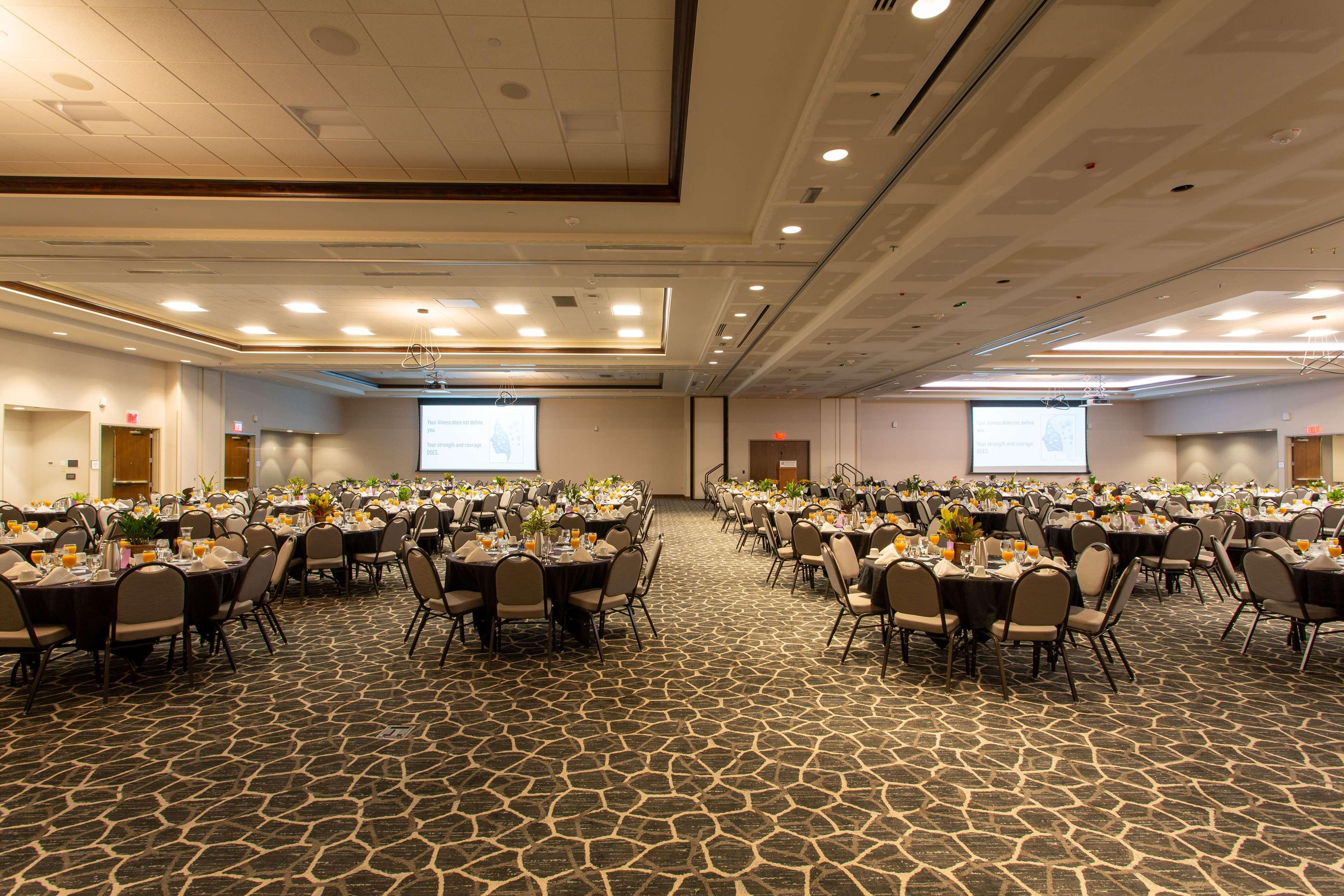 Hilton Garden Inn Cedar Falls Conference Center Ngoại thất bức ảnh