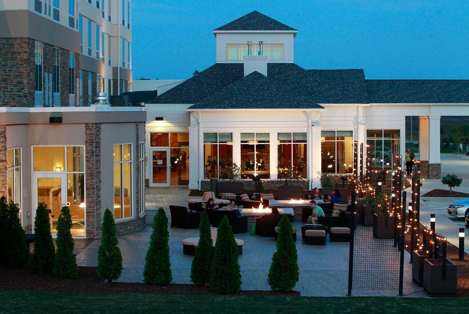 Hilton Garden Inn Cedar Falls Conference Center Ngoại thất bức ảnh