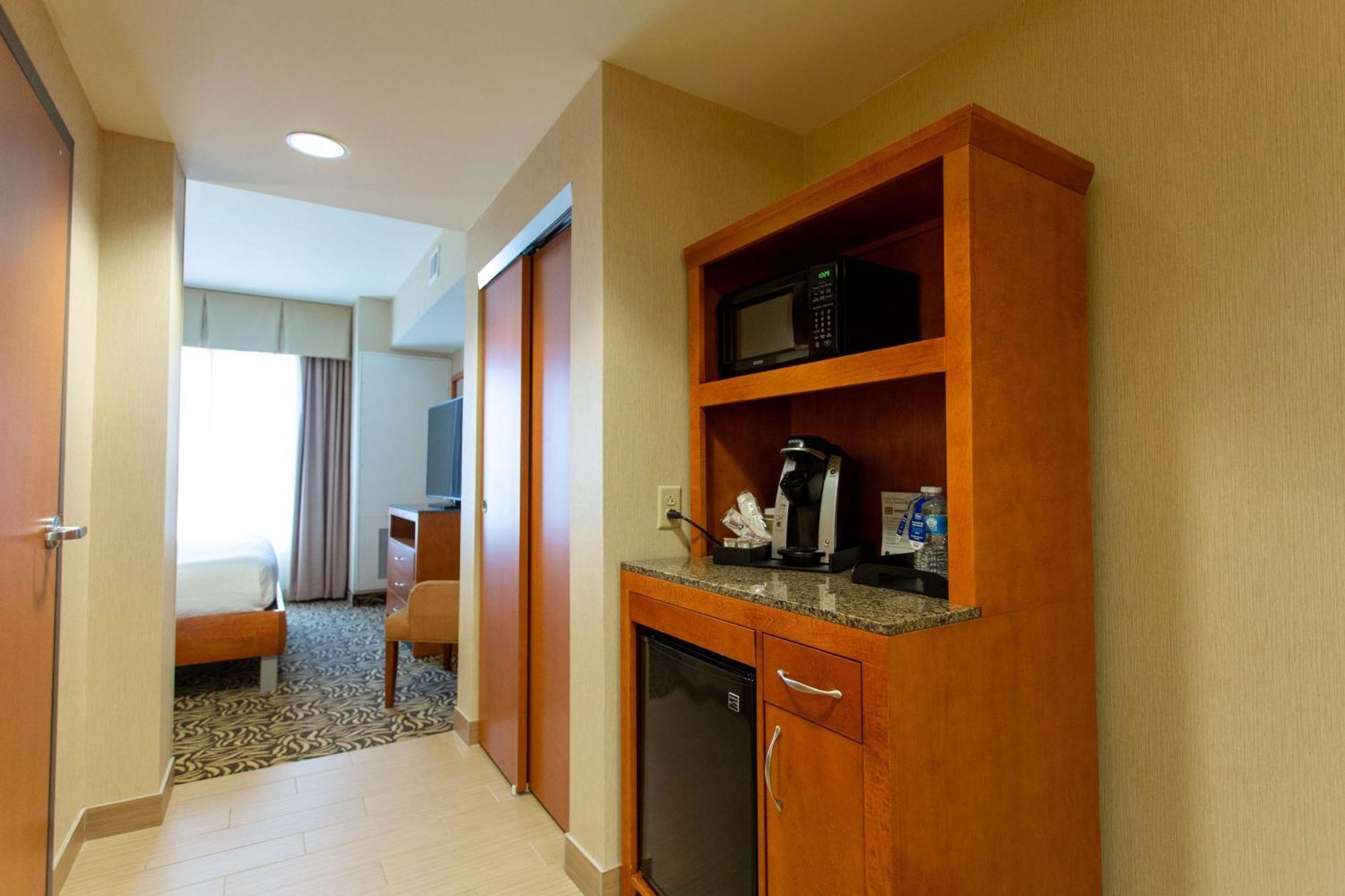 Hilton Garden Inn Cedar Falls Conference Center Ngoại thất bức ảnh
