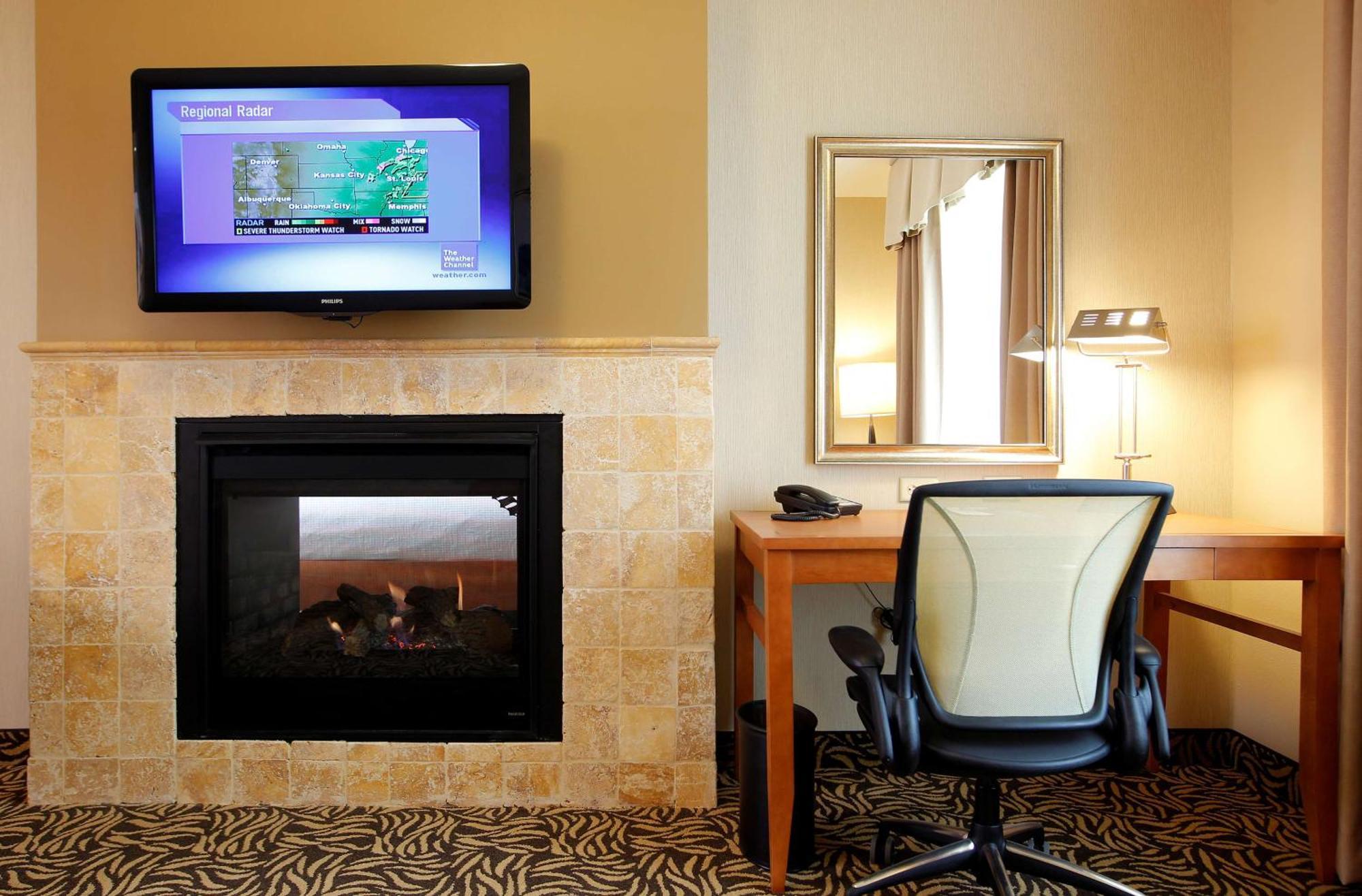 Hilton Garden Inn Cedar Falls Conference Center Ngoại thất bức ảnh