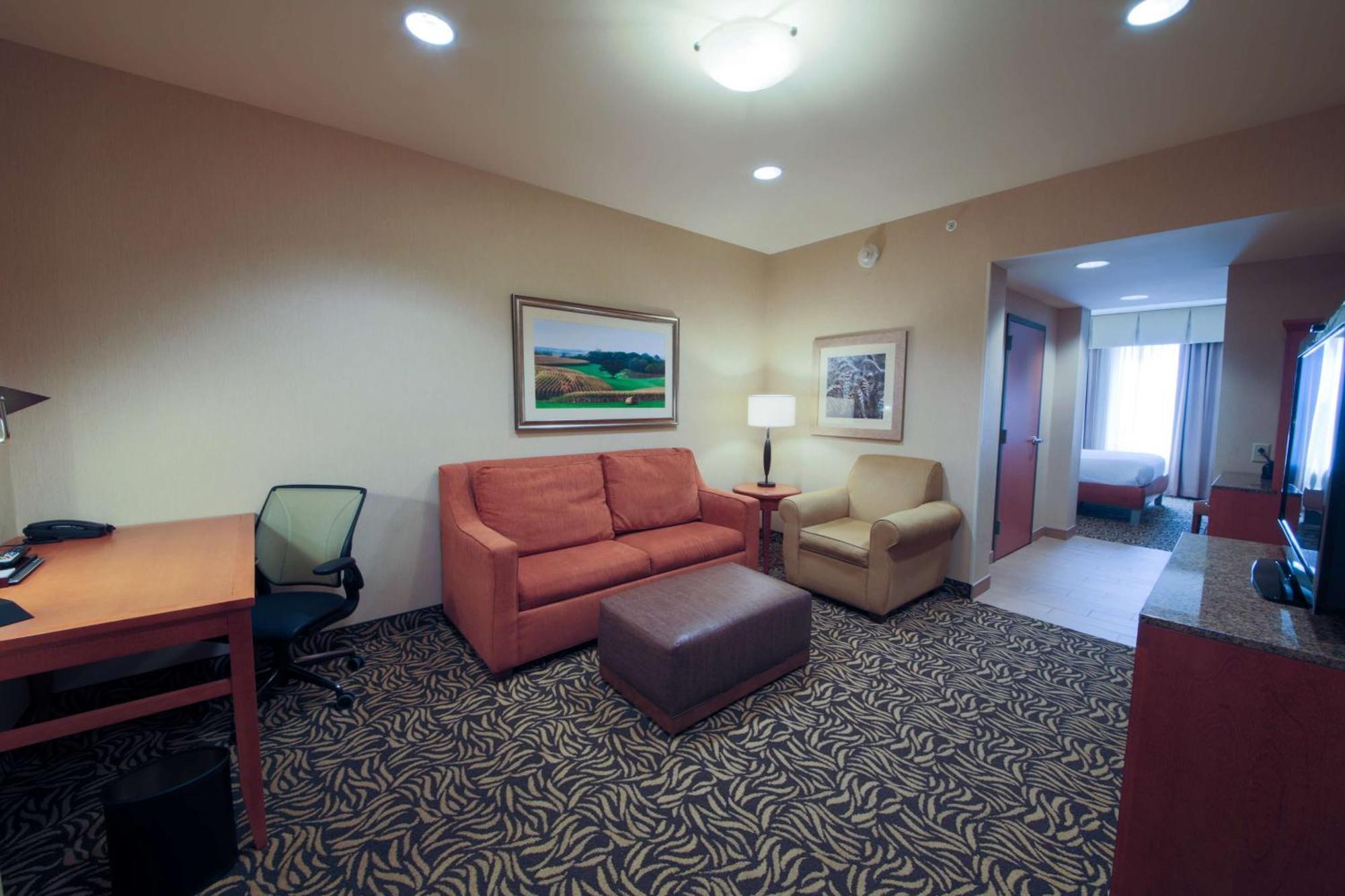 Hilton Garden Inn Cedar Falls Conference Center Ngoại thất bức ảnh