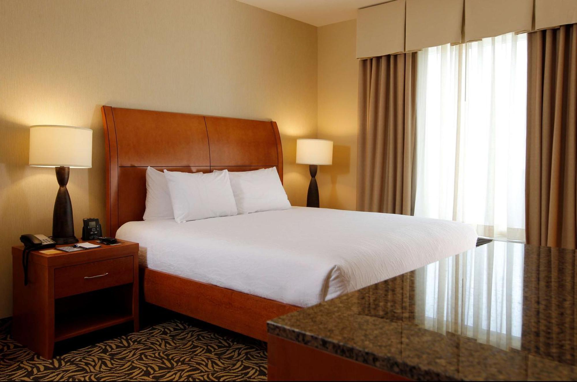 Hilton Garden Inn Cedar Falls Conference Center Ngoại thất bức ảnh