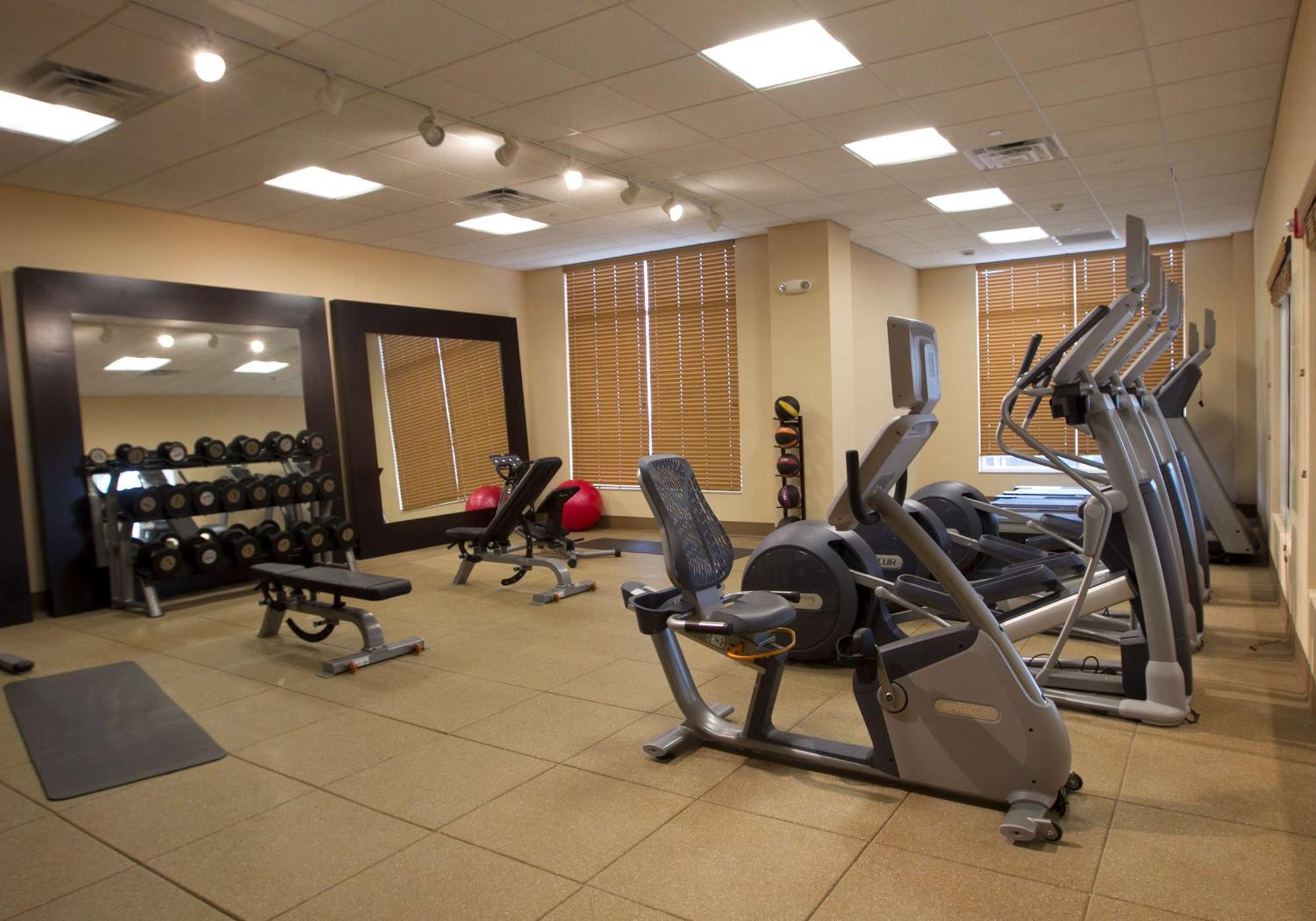 Hilton Garden Inn Cedar Falls Conference Center Ngoại thất bức ảnh