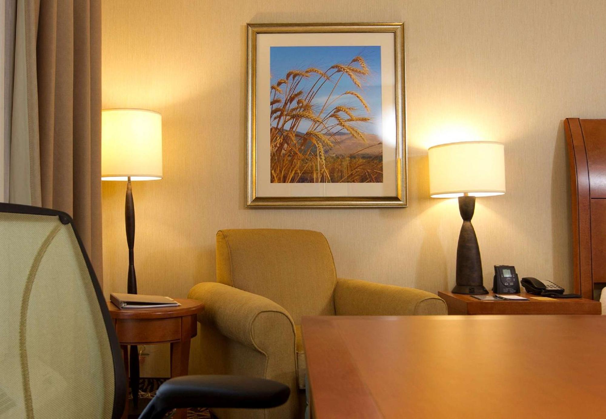 Hilton Garden Inn Cedar Falls Conference Center Ngoại thất bức ảnh