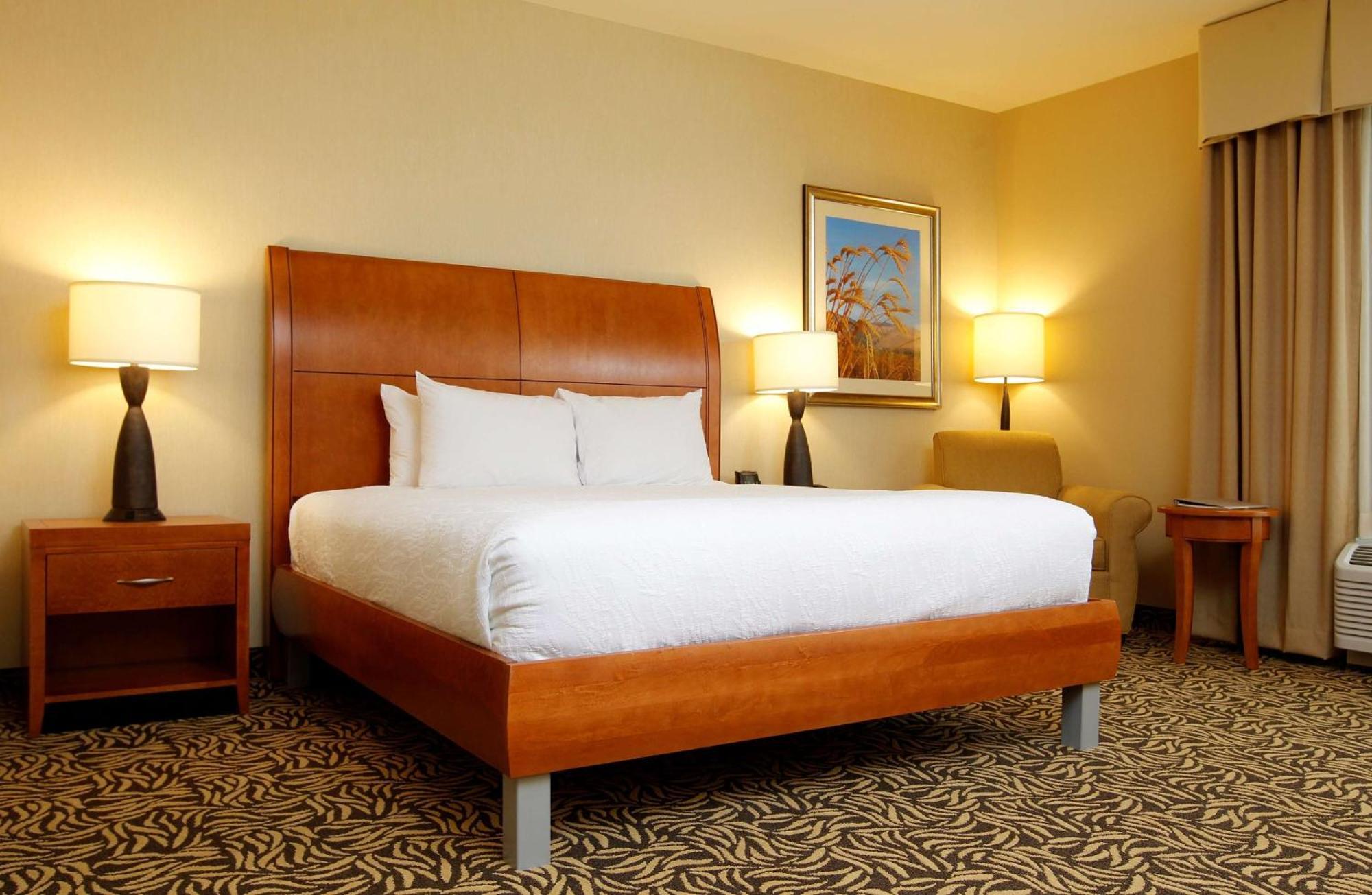 Hilton Garden Inn Cedar Falls Conference Center Ngoại thất bức ảnh