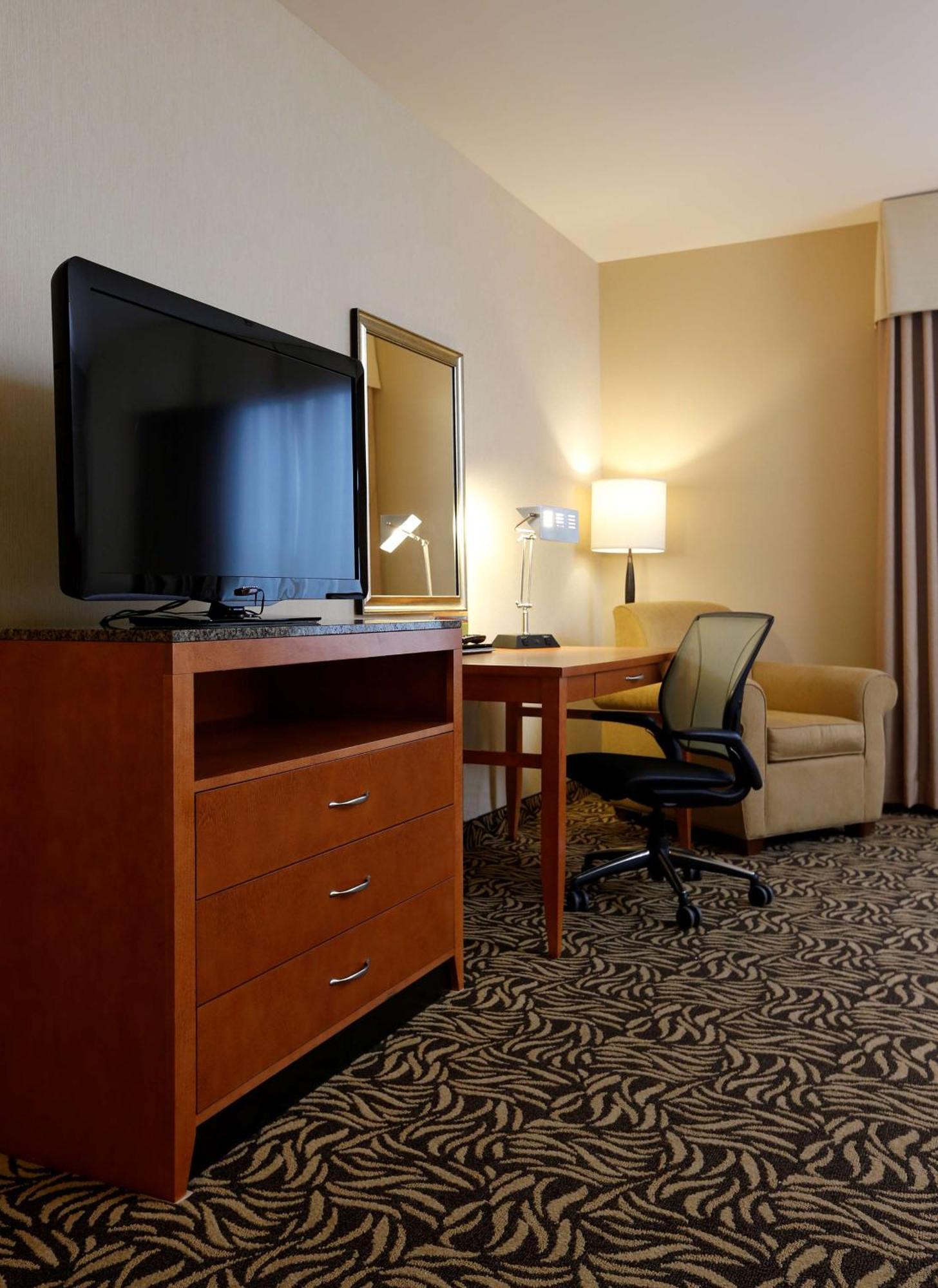 Hilton Garden Inn Cedar Falls Conference Center Ngoại thất bức ảnh