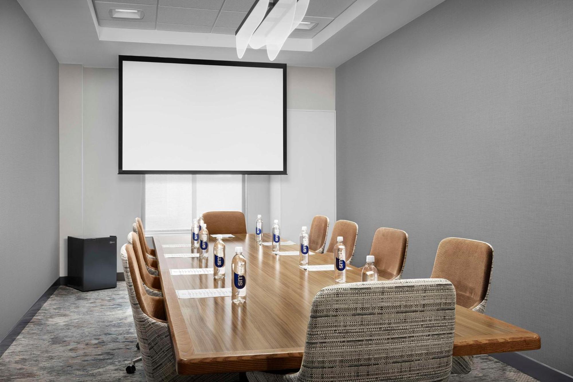 Hilton Garden Inn Cedar Falls Conference Center Ngoại thất bức ảnh