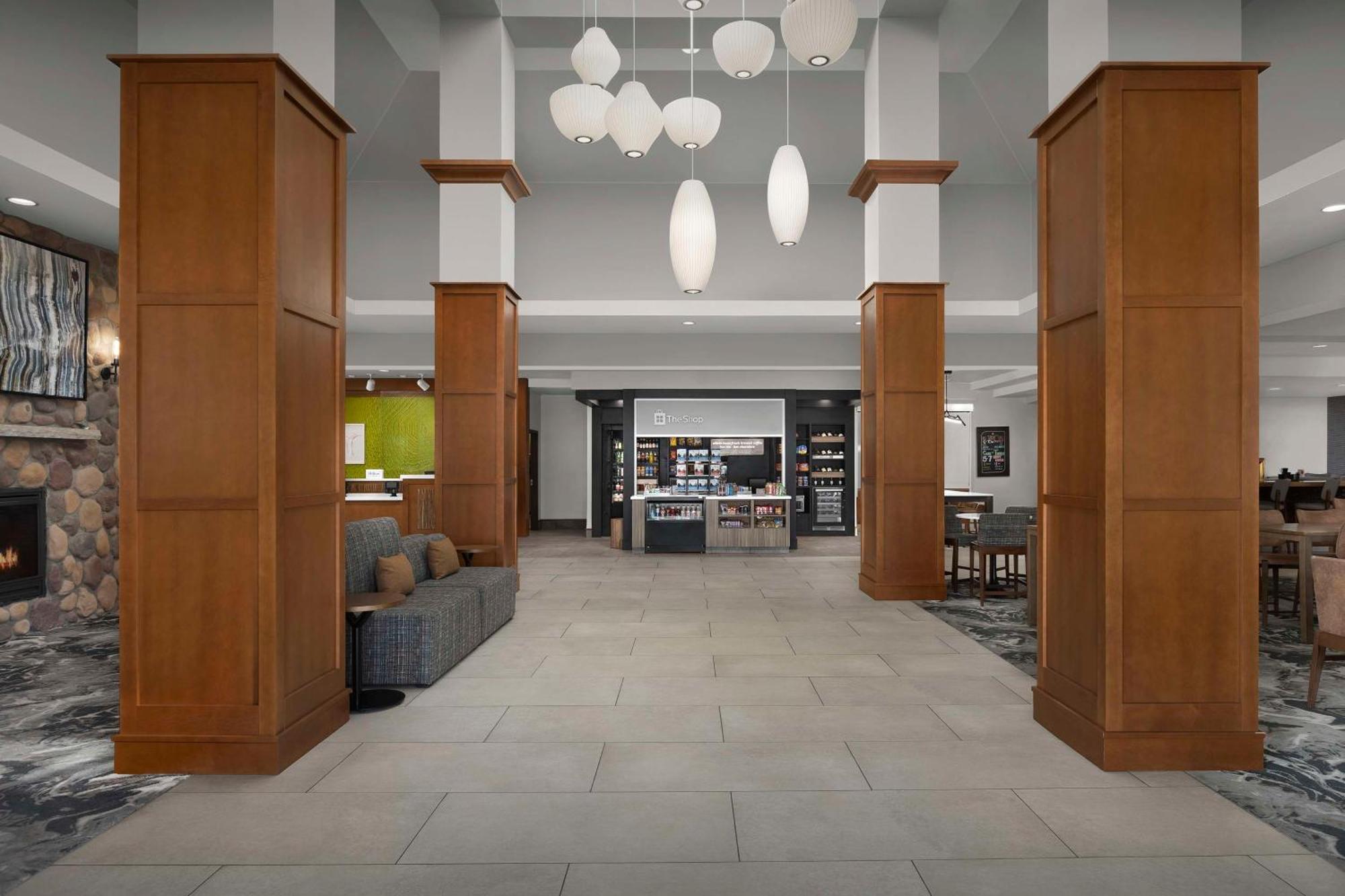 Hilton Garden Inn Cedar Falls Conference Center Ngoại thất bức ảnh